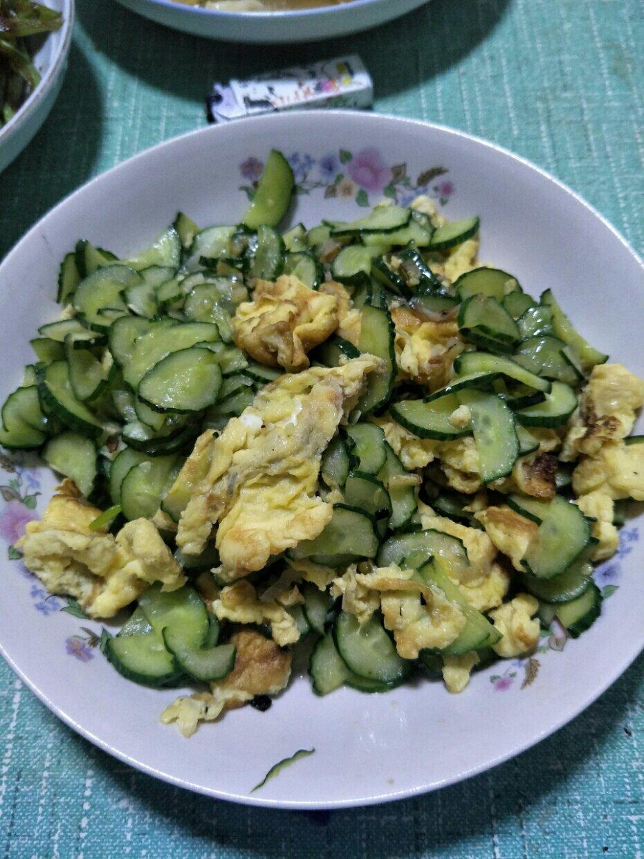 黄瓜炒鸡蛋
