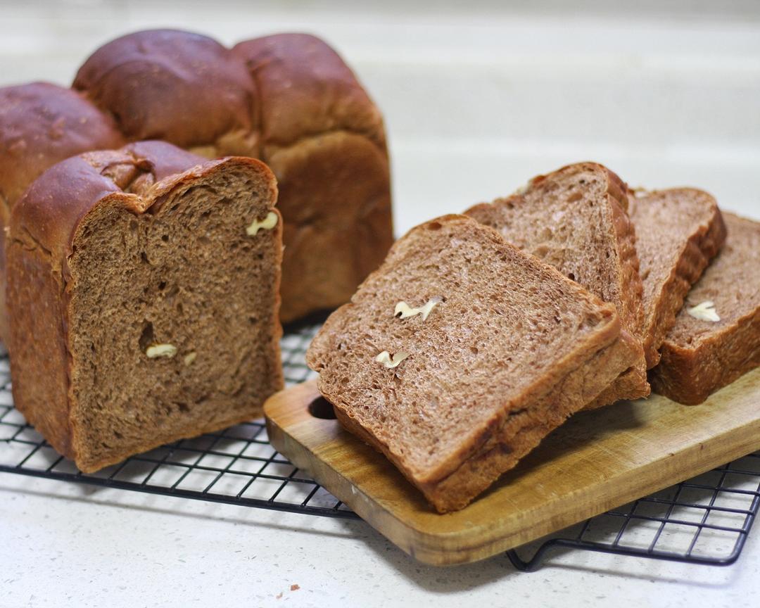 可可核桃吐司_吐司总会做好的的做法