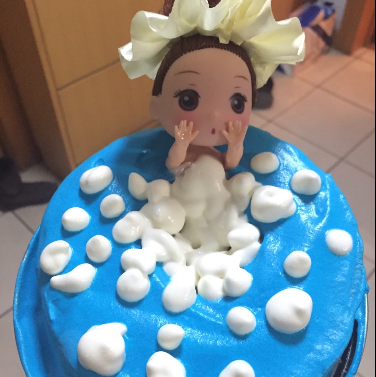 瓦尔基里做的泡泡浴娃娃蛋糕