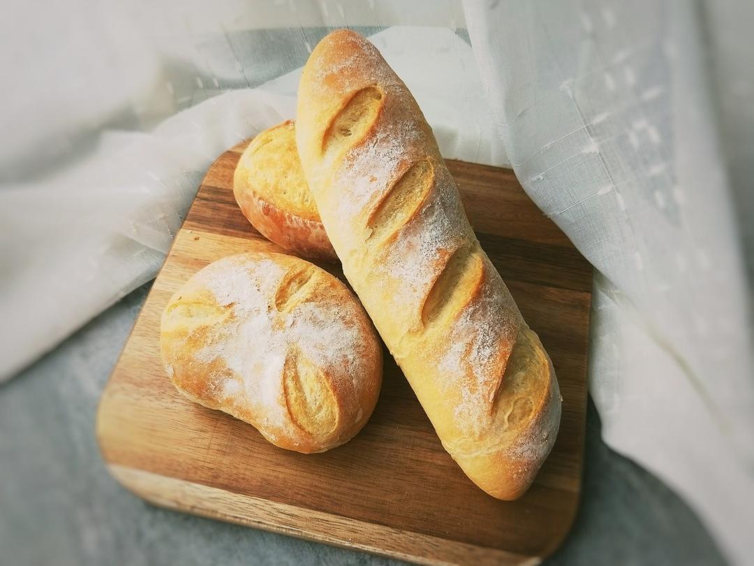 花生草莓酱做的法式小面包