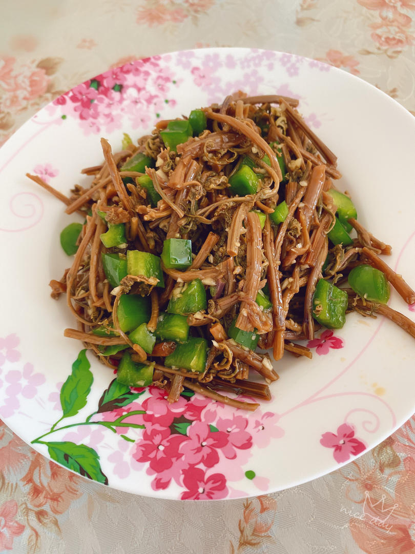 凉拌蕨菜干