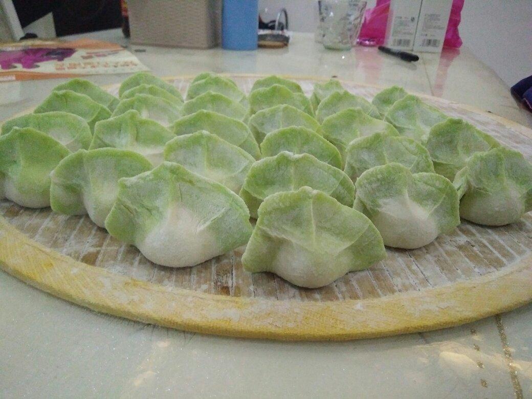翡翠白玉白菜饺子详细版（附翡翠白玉白菜饺子包法，翡翠白玉饺子皮两种制法，面包机和面，翡翠白玉烧卖，各种馅料搭配）