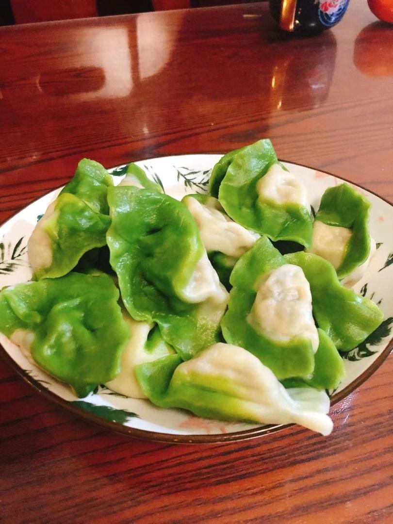 翡翠白玉白菜饺子详细版（附翡翠白玉白菜饺子包法，翡翠白玉饺子皮两种制法，面包机和面，翡翠白玉烧卖，各种馅料搭配）