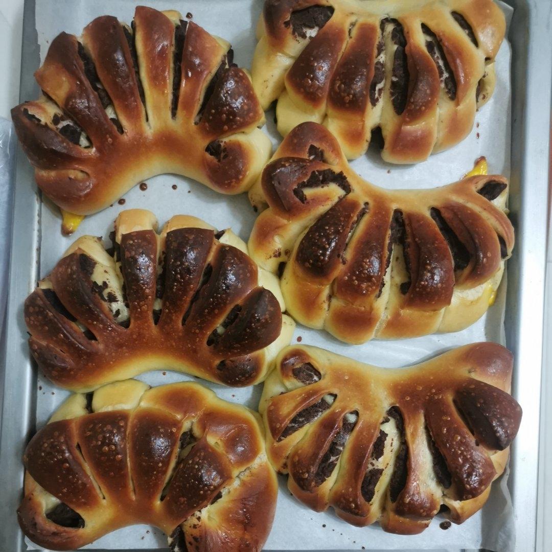 莲蓉红豆沙馅扇形面包