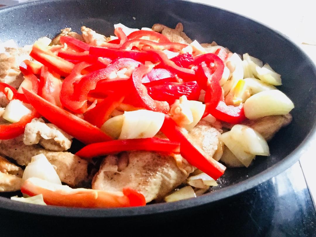 蚝油煎鸡胸肉（真的只要腌了就炒鸡嫩！（新增微波式