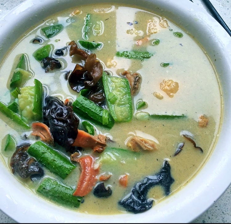 河蚌火腿豆腐煲