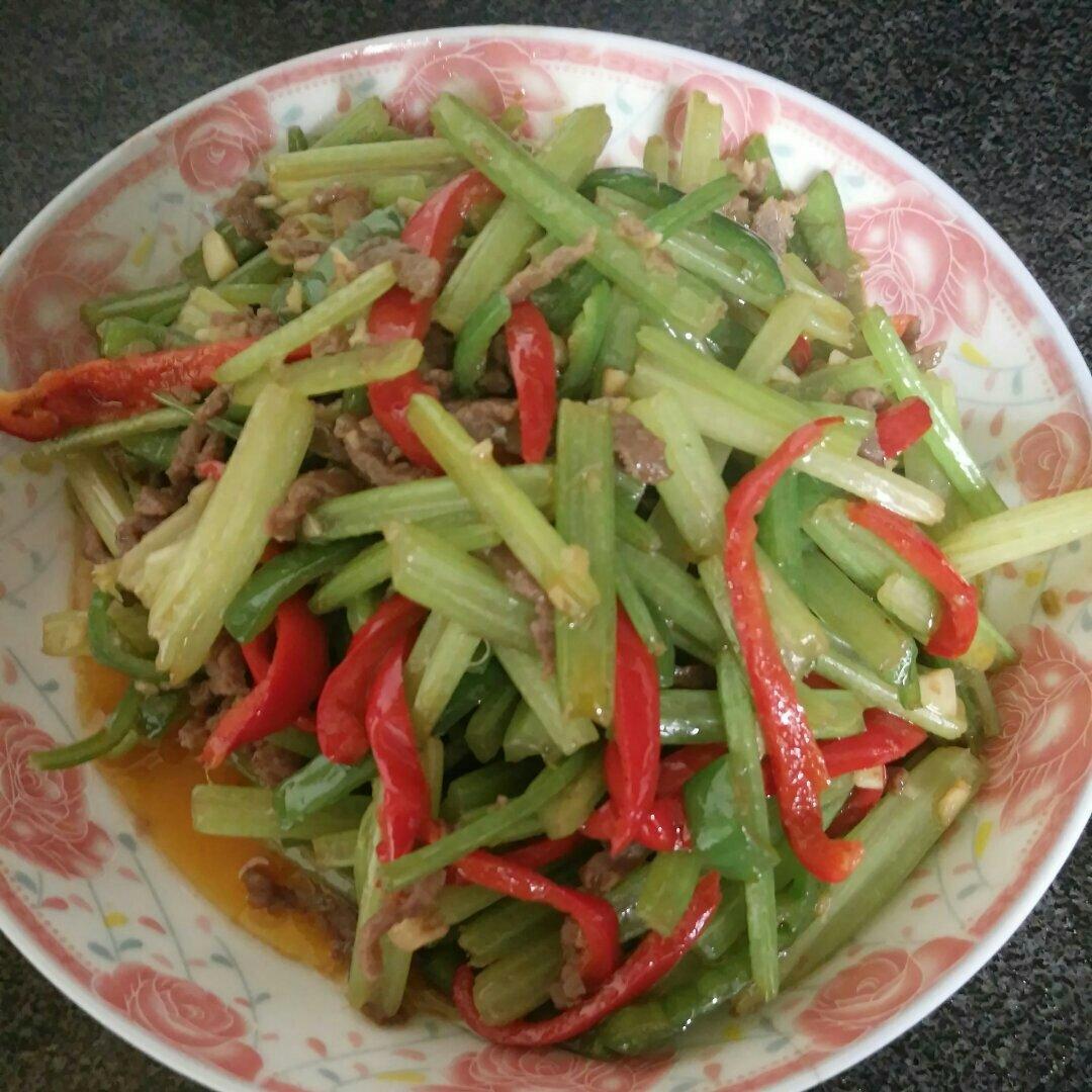 芹菜炒牛肉
