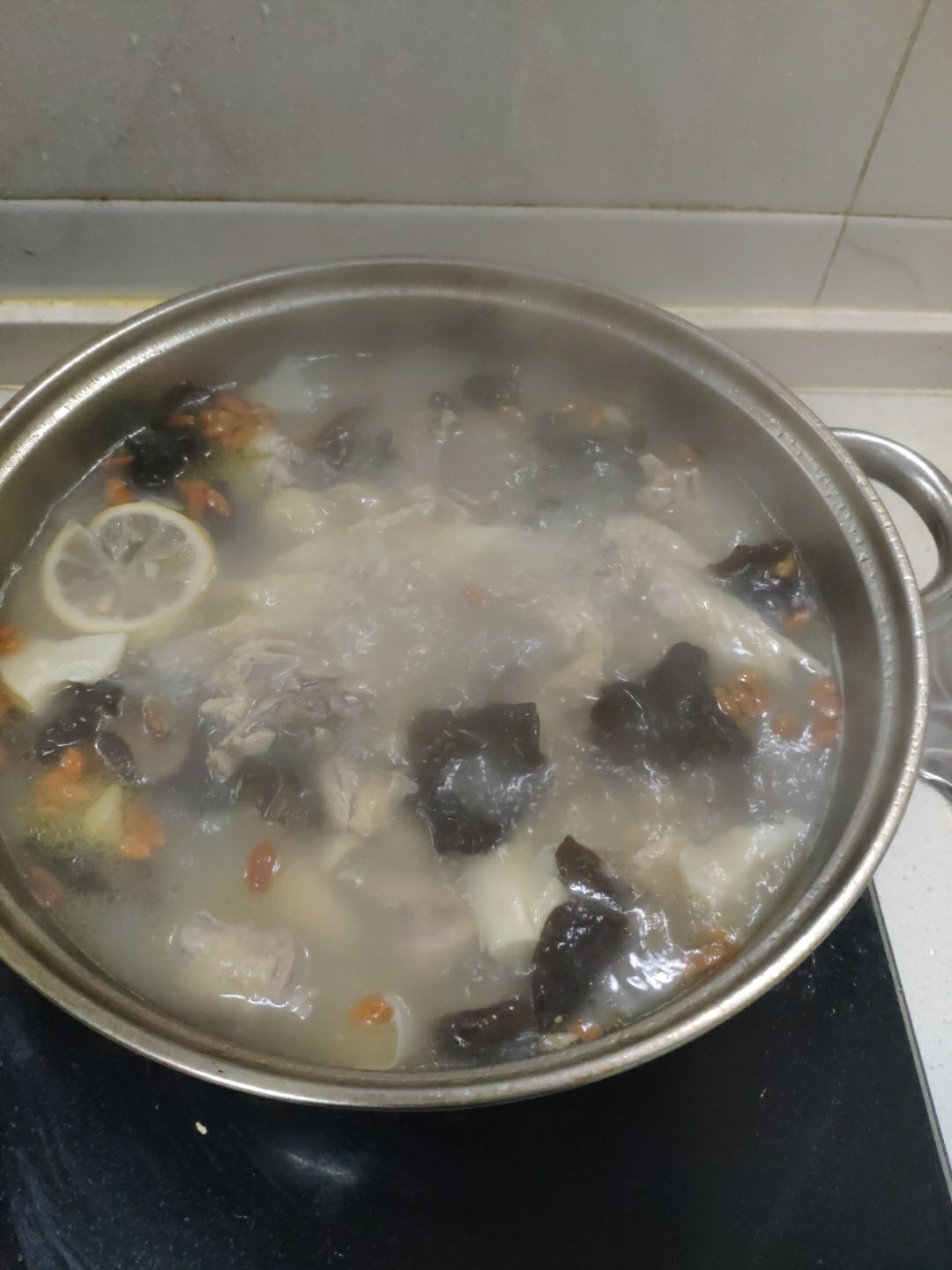 香菇春笋煲鸡汤
