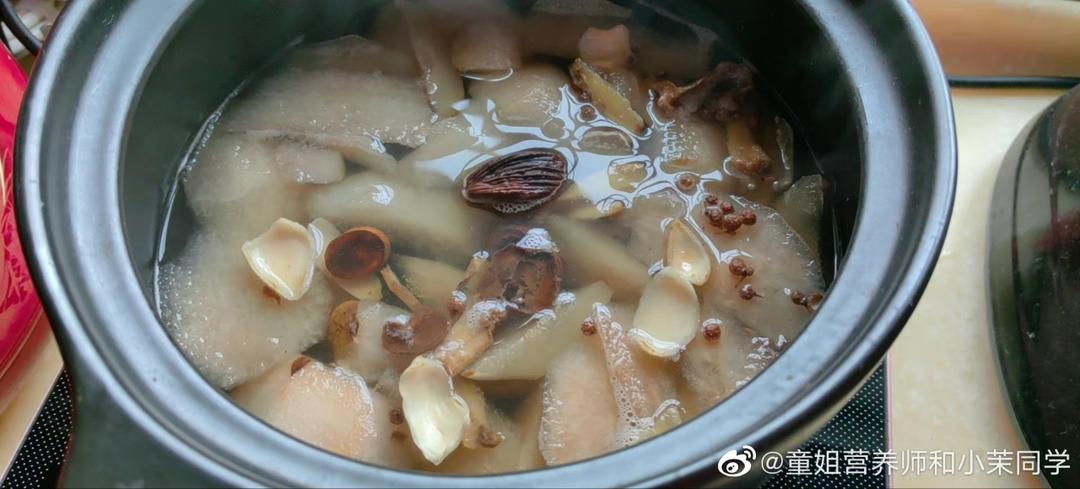 感冒咳嗽，冰糖雪梨or花椒雪梨？