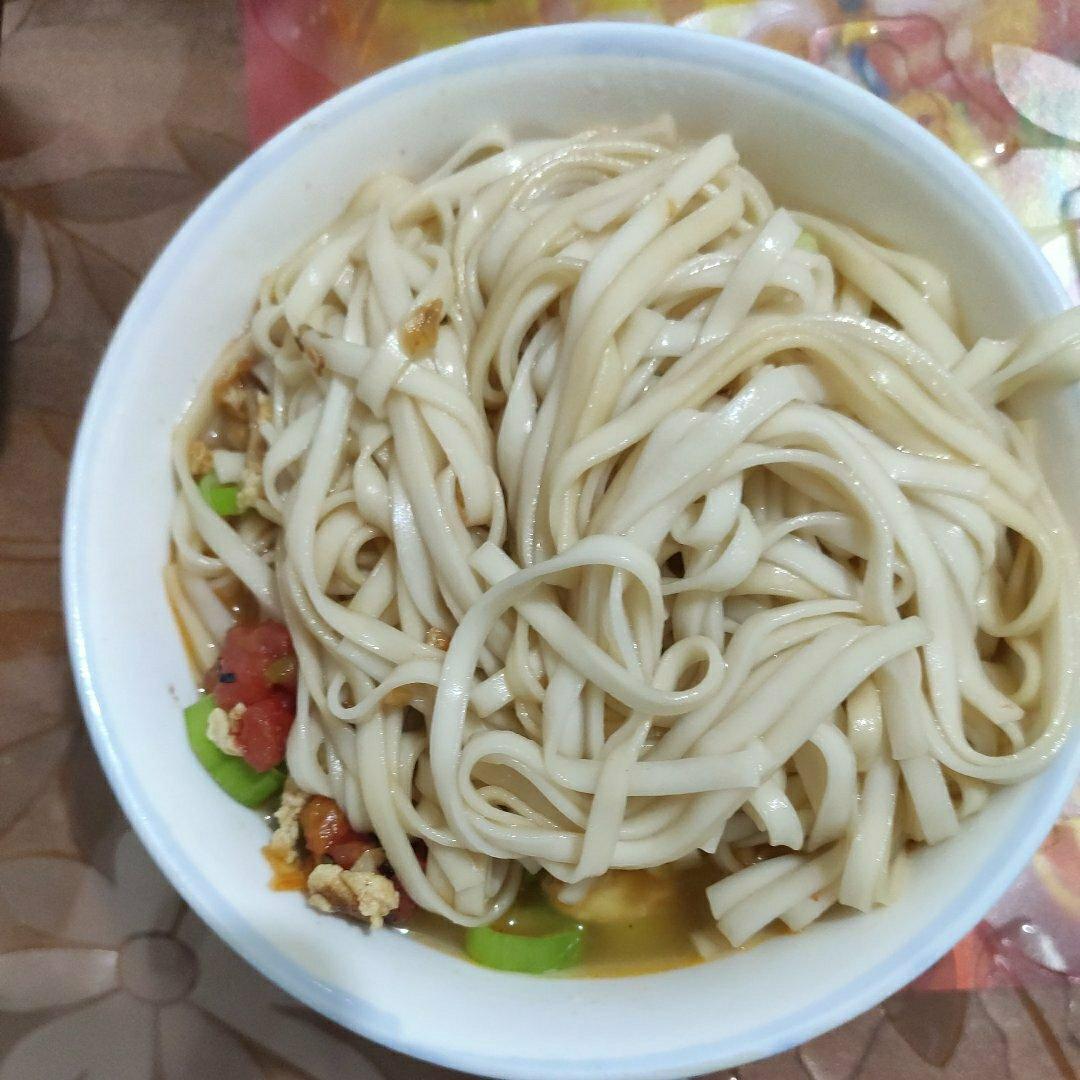 恨不得抱着锅舔的番茄鸡蛋面