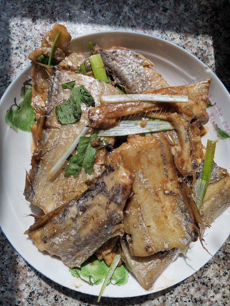 繁星点点啦啦啦做的家常炖刀鱼