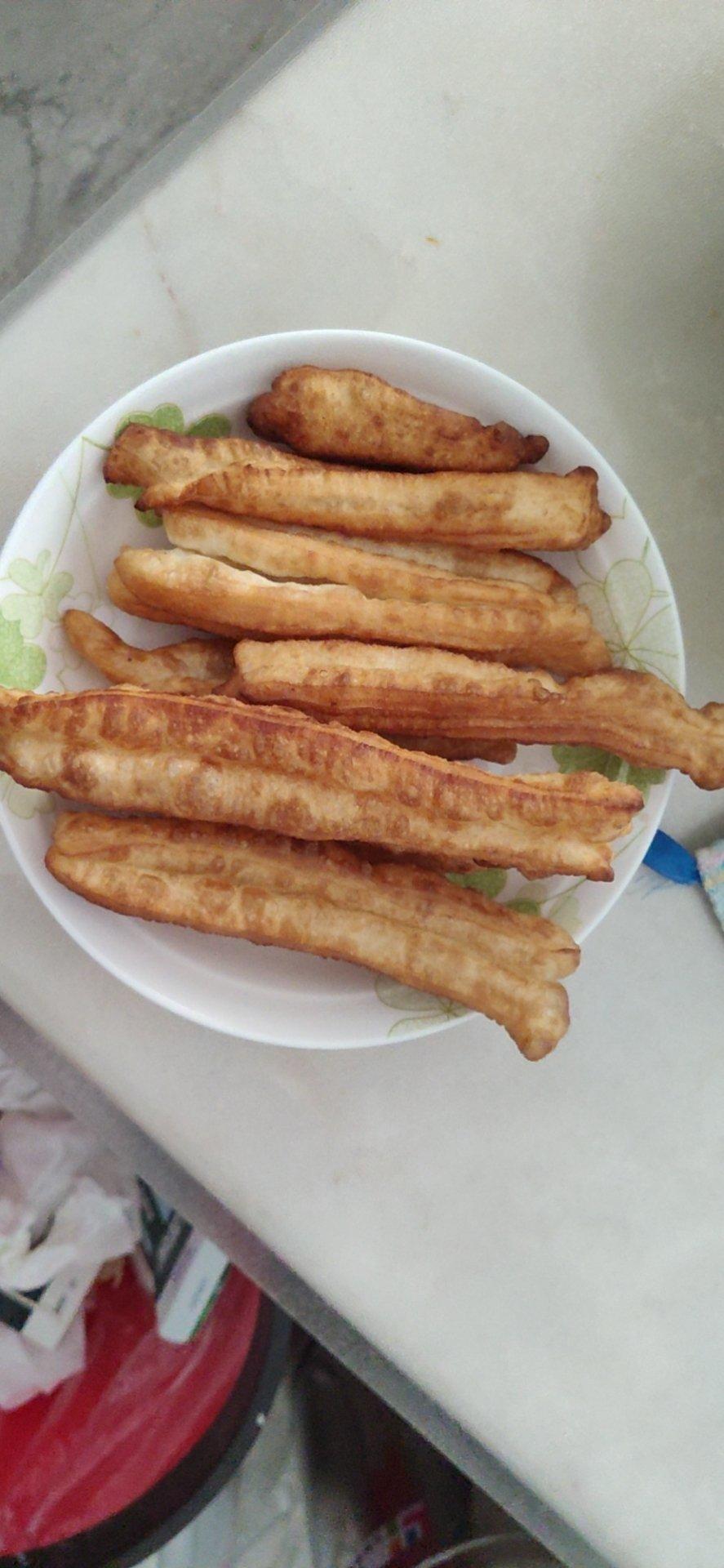 自制油条薄薄脆脆和卖的一样好吃