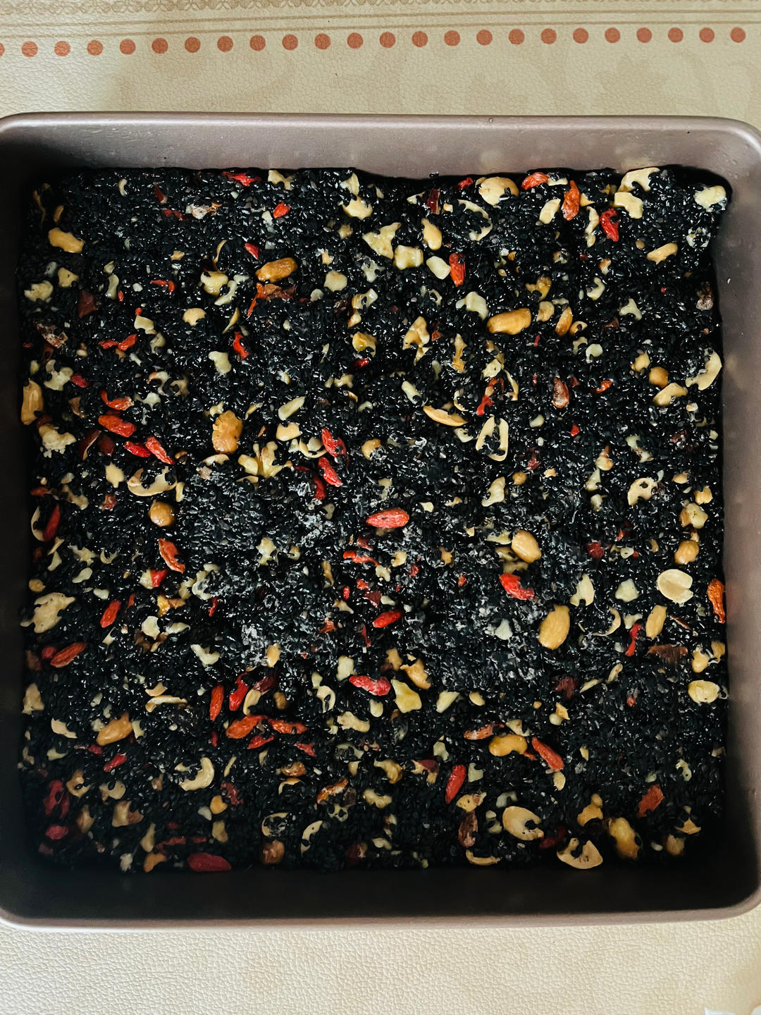 枸杞核桃花生黑芝麻片