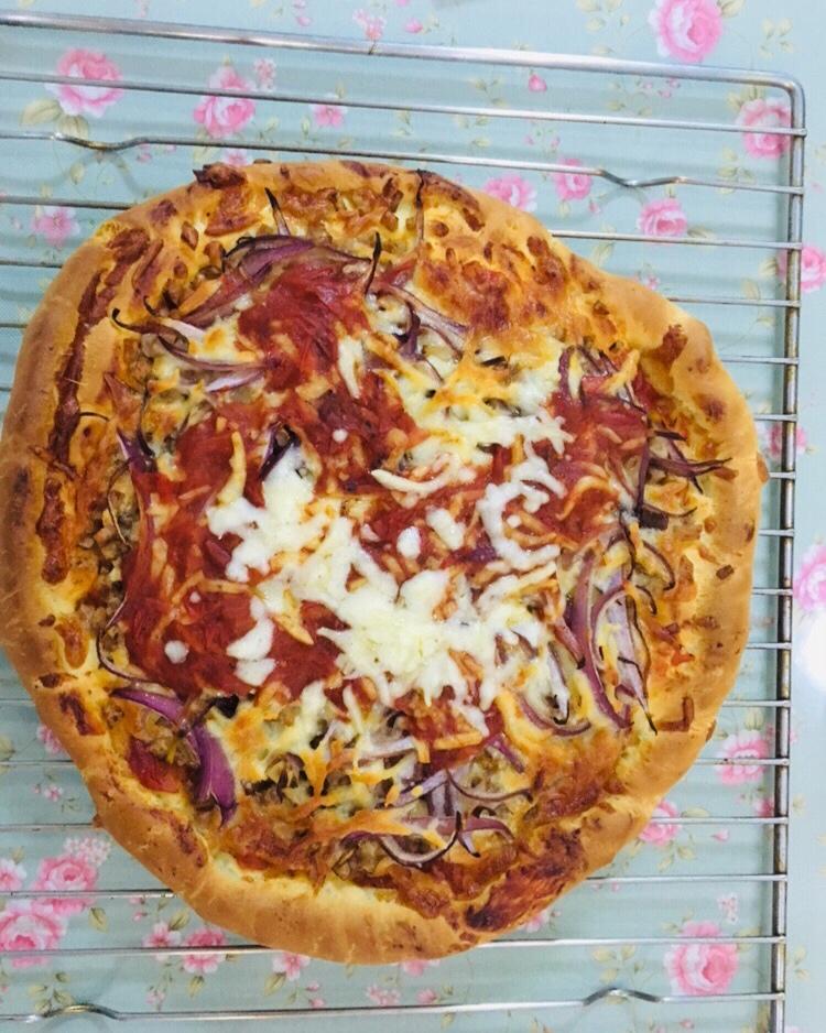 蔬菜香肠披萨（内含披萨饼皮，披萨酱做法）