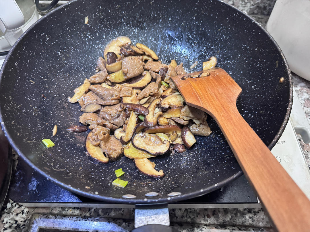 香菇炒肉