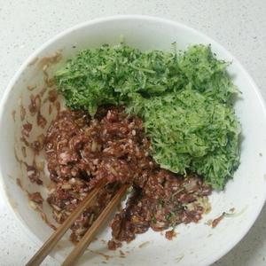夏日清香黄瓜猪肉水饺的做法 步骤4