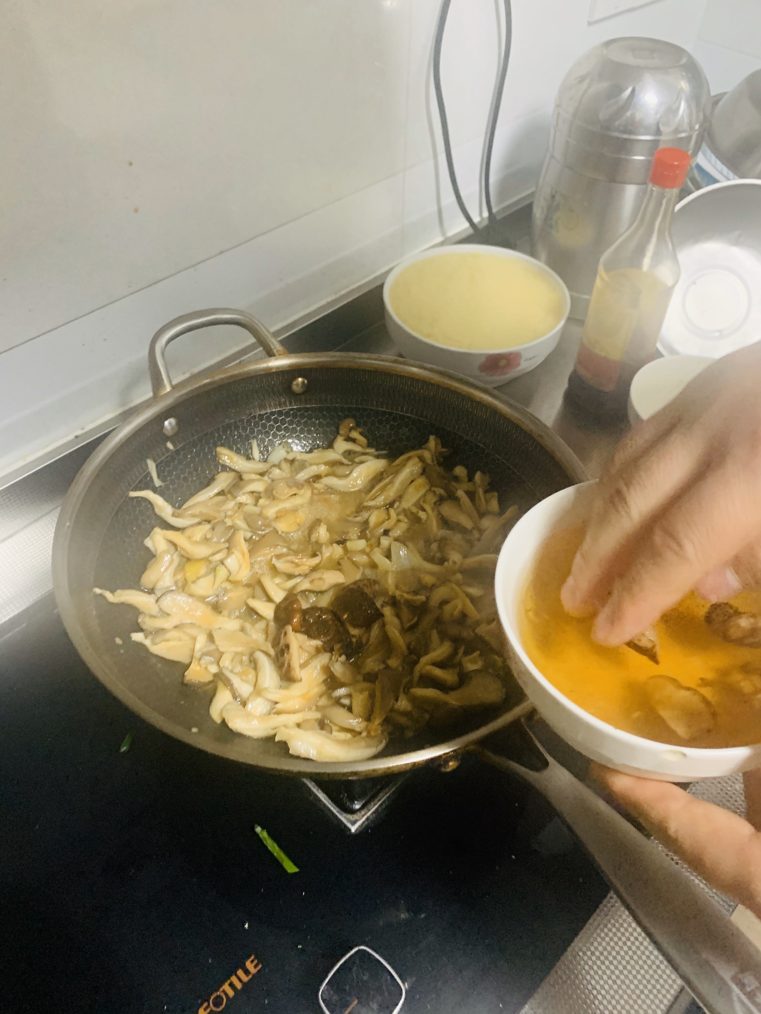 素炒平菇·小蘑菇的做法 步骤7