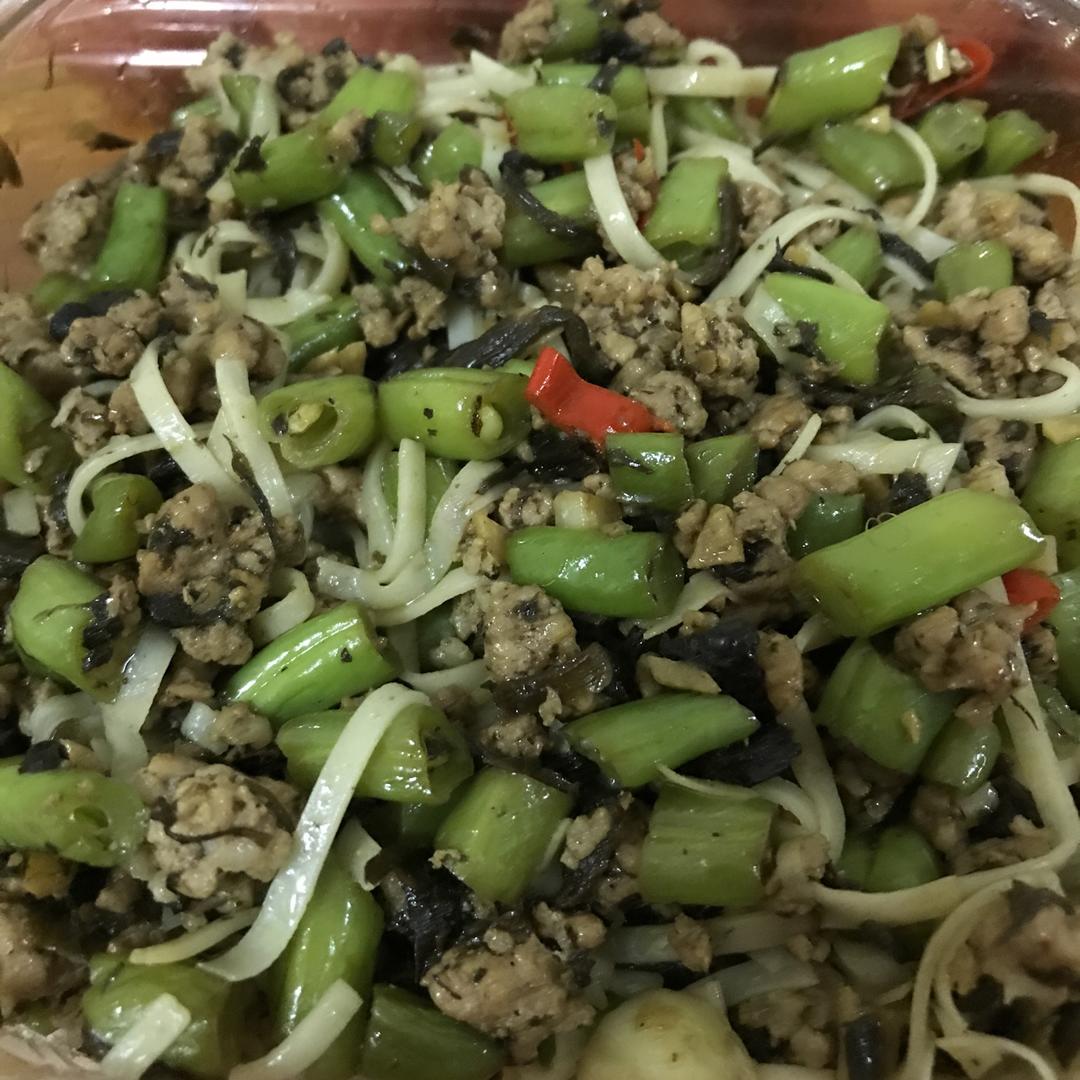 【橄榄菜四季豆拌面】