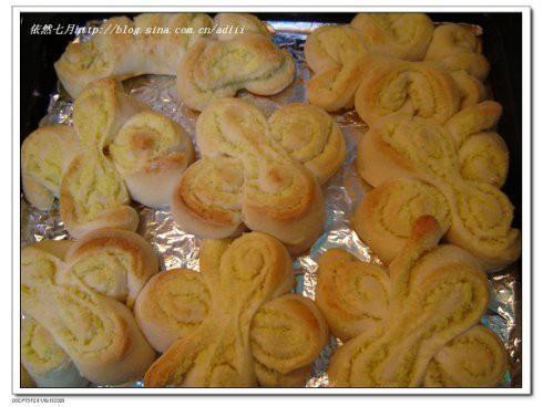 吉祥结椰蓉面包的做法