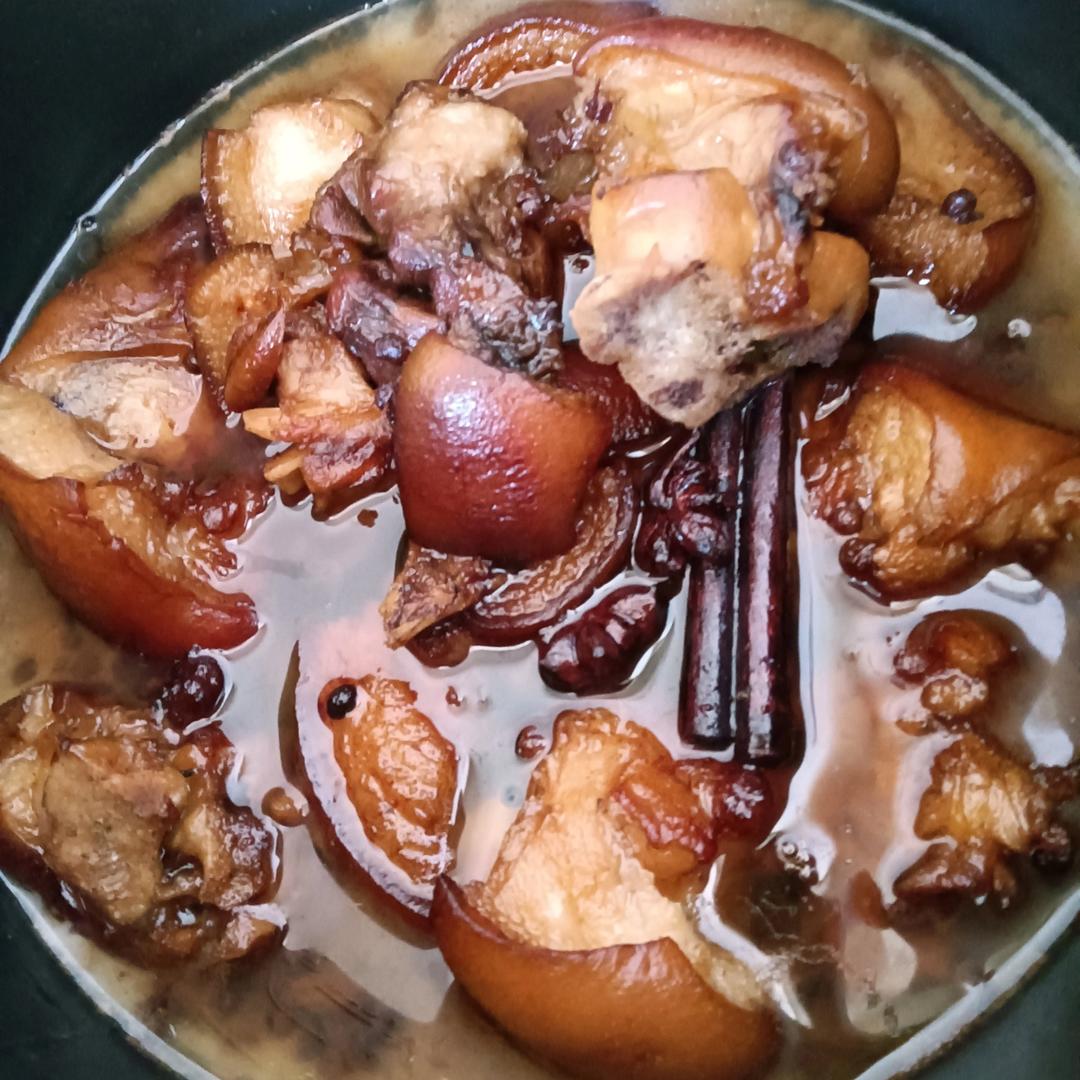 炖猪蹄（软烂脱骨）