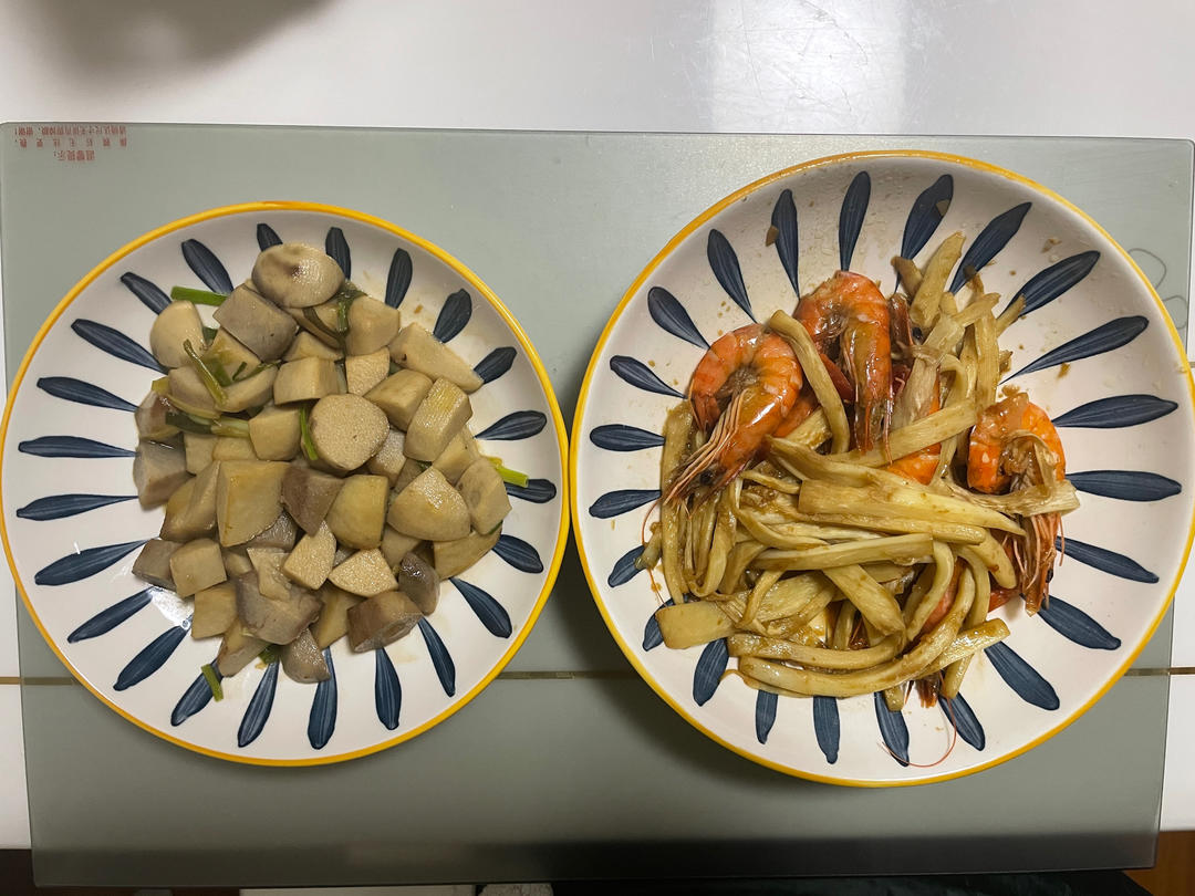 茭白蒜蓉吮指虾