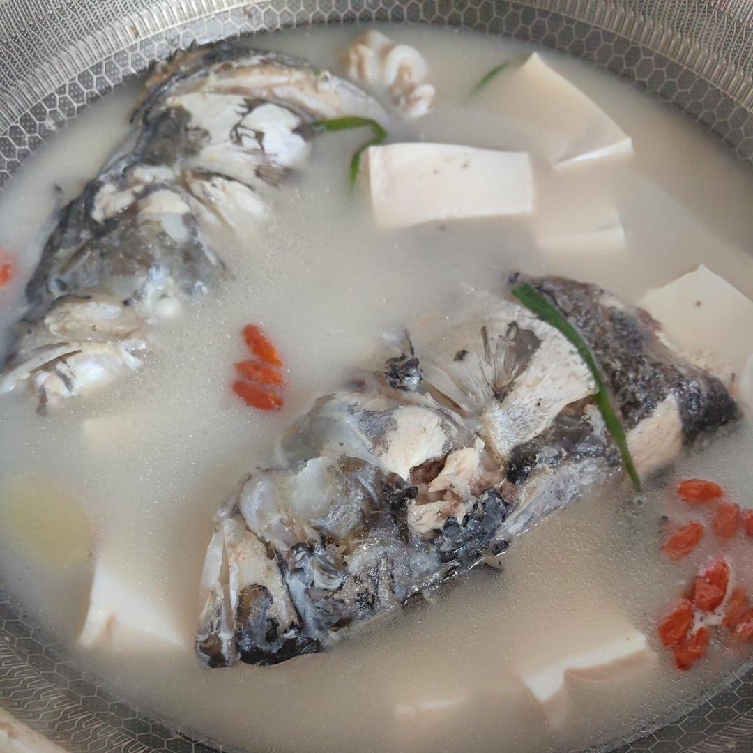 鱼头豆腐汤