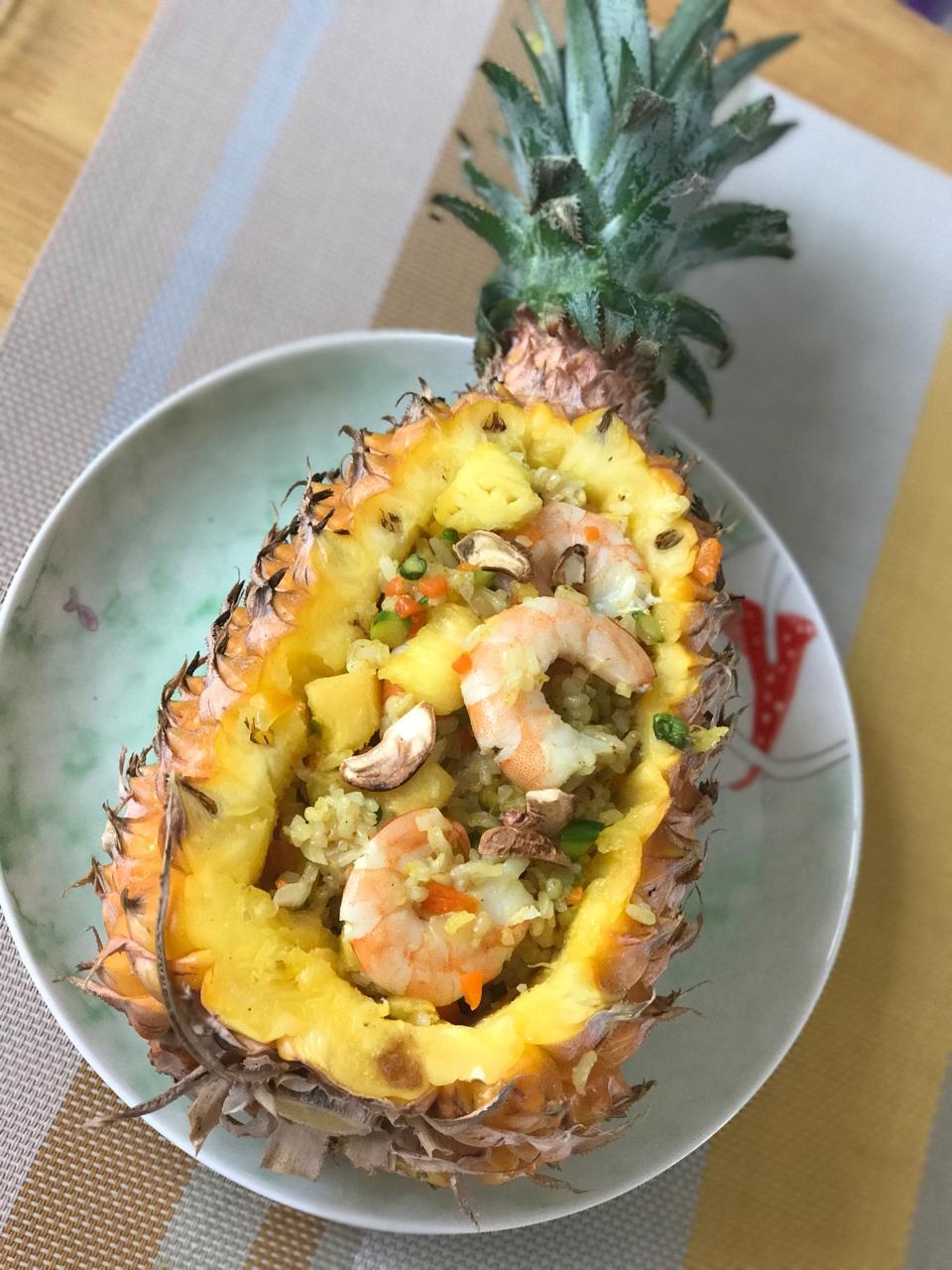 超级好吃的泰式菠萝炒饭