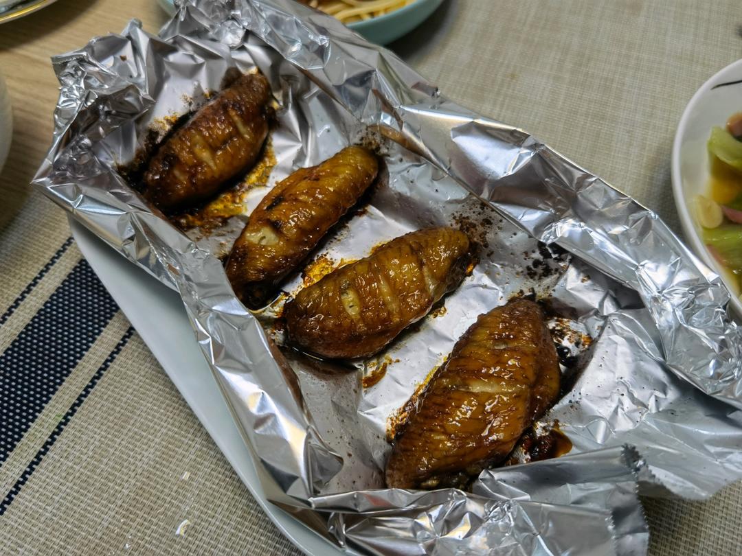 无比鲜嫩多汁的蒜香蜜汁鸡翅