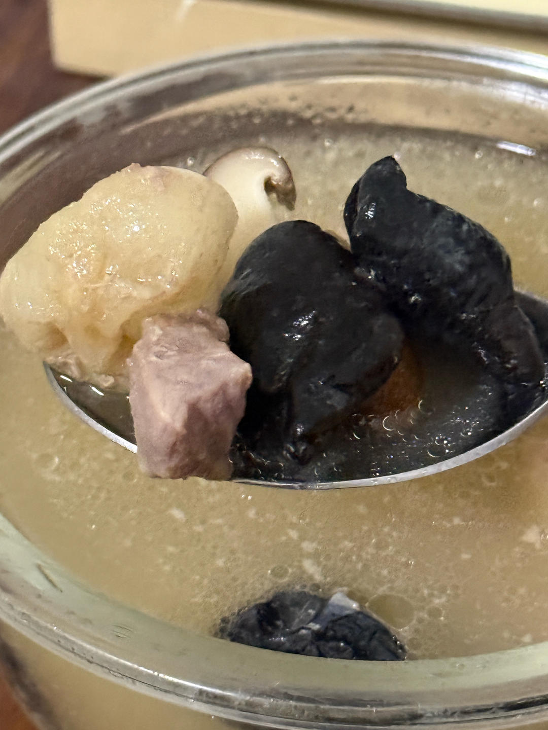 快快手也能喝个汤
养生壶版香菇木耳鲜肉汤