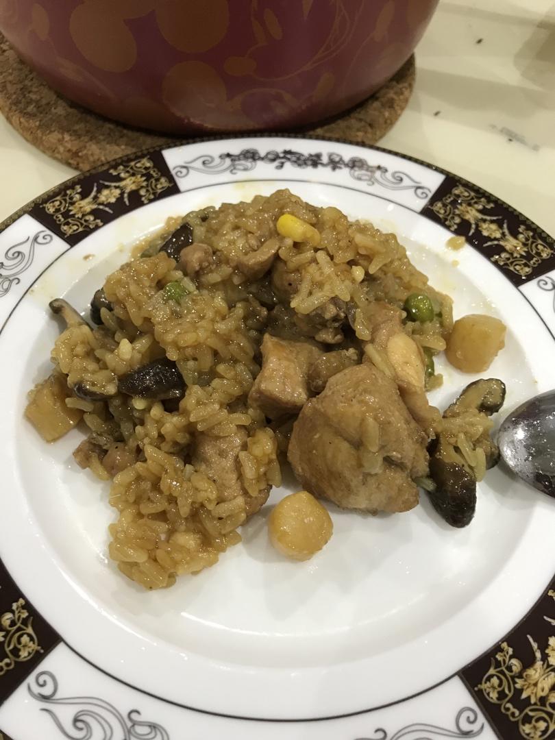 电饭锅香菇糯米鸡饭