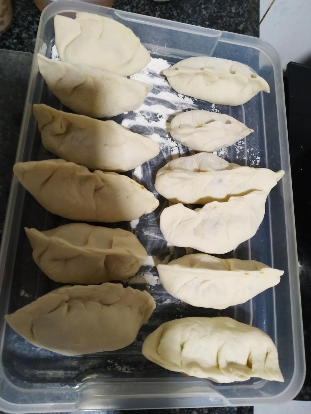 手工揉面三分钟，又韧又薄又好包的饺子皮