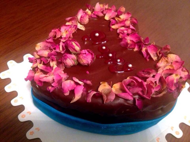淋酱巧克力蛋糕！