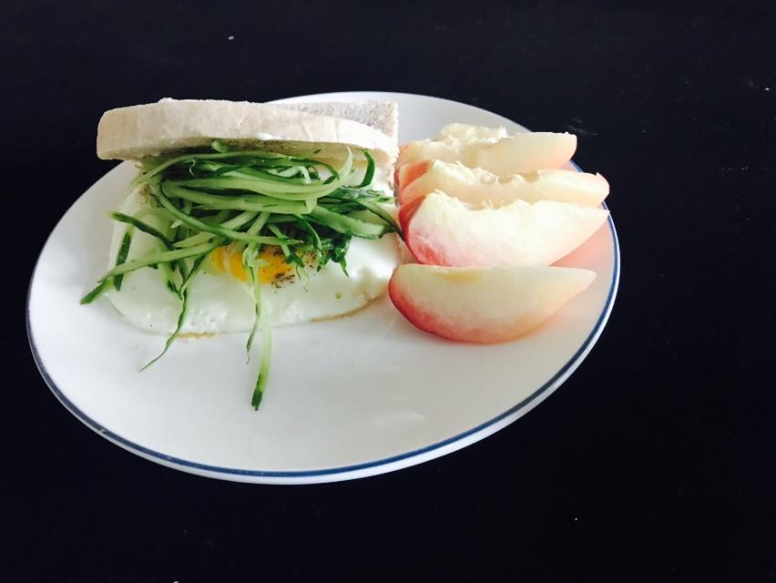 周周今天吃什么。