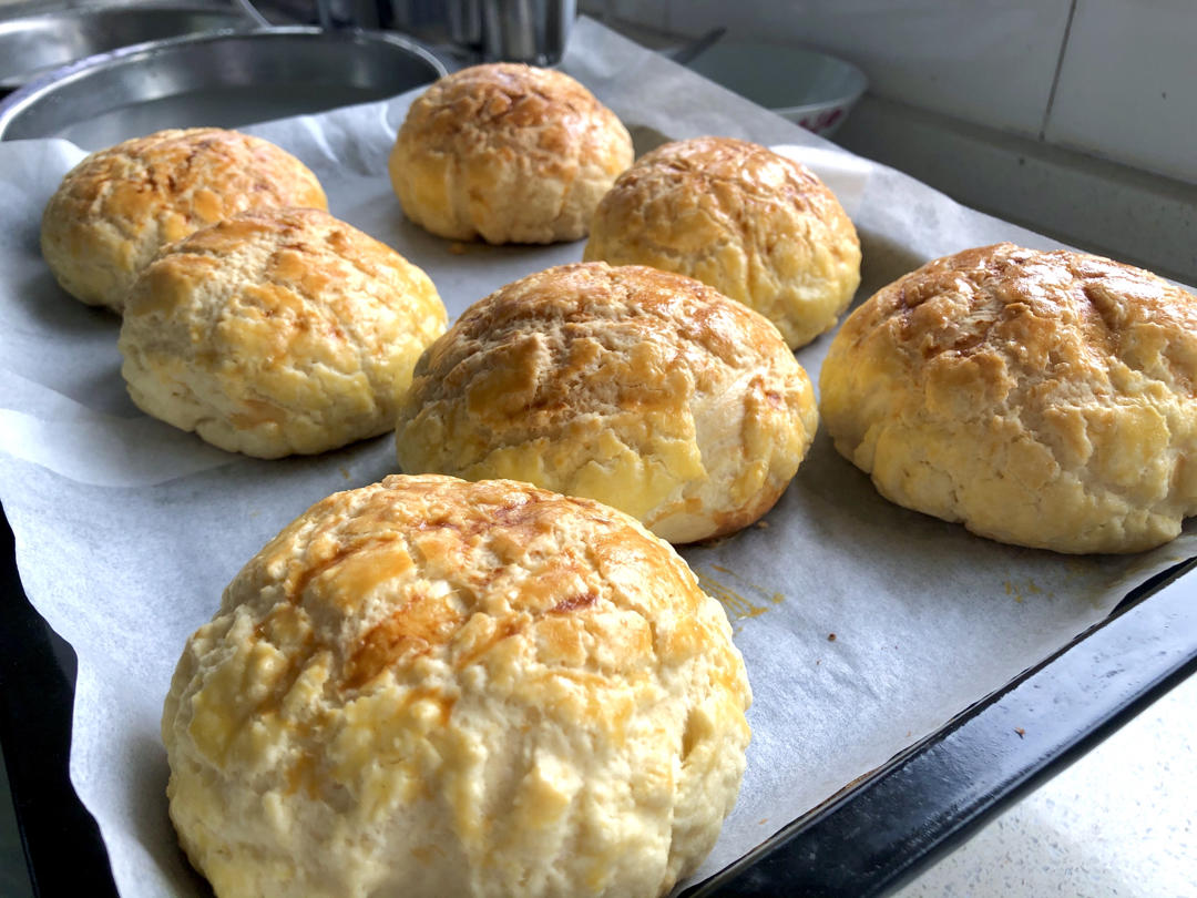 菠萝包-拒绝店里那些甜到吃不出香味的菠萝包