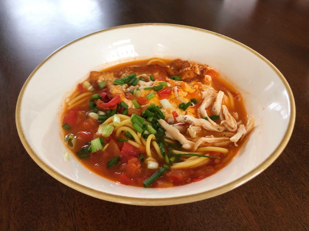 超美味浓郁汤汁番茄煎蛋面