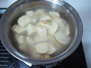 玉米面地瓜粥的做法 步骤2