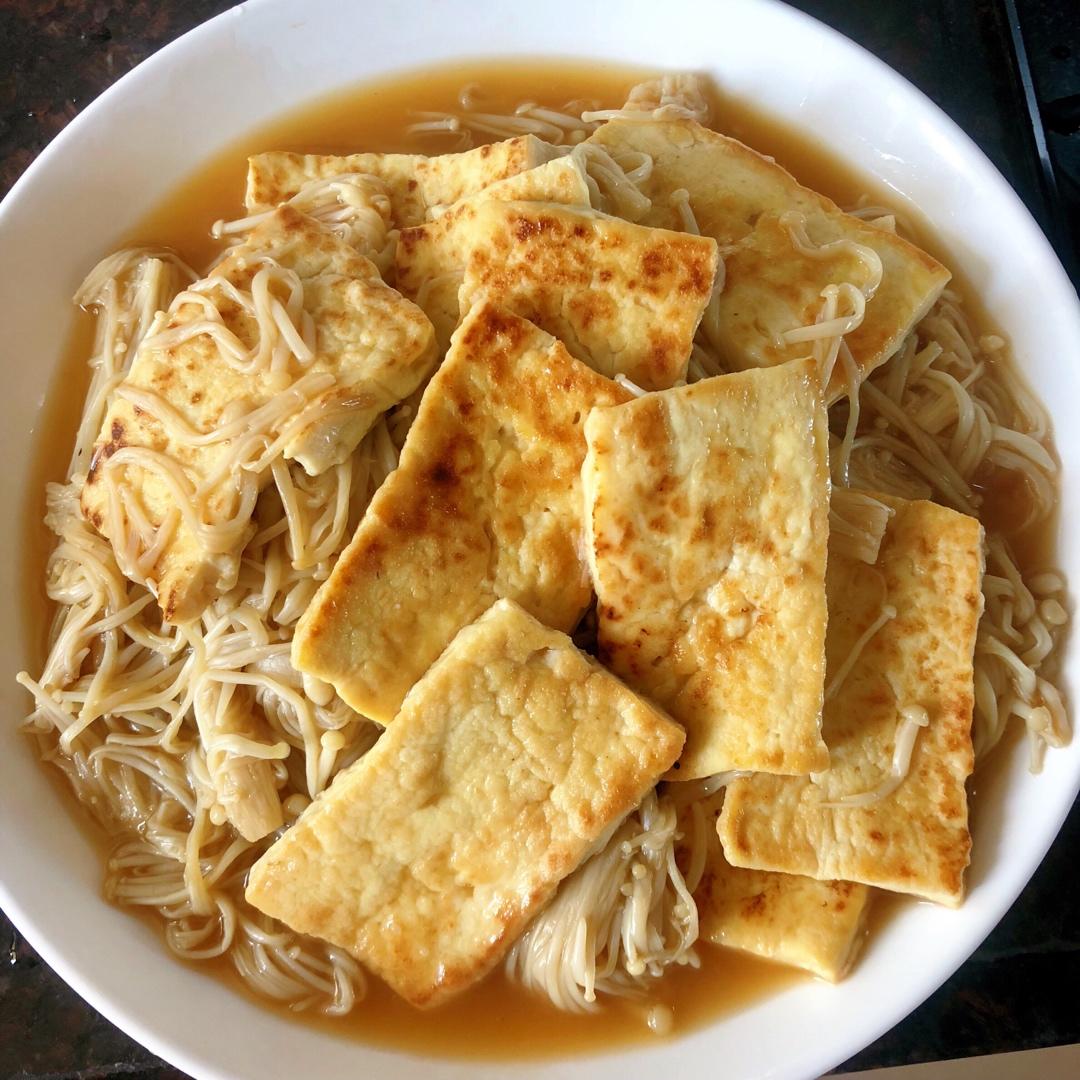 金针菇焖豆腐