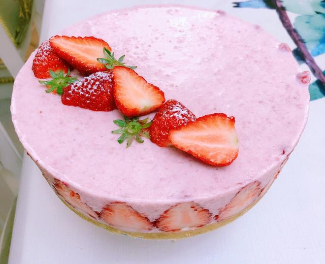 8寸草莓慕斯蛋糕的做法