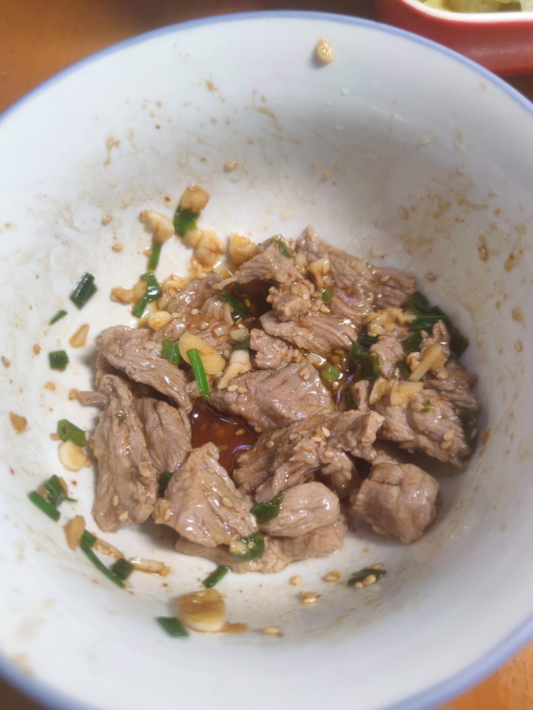 无油低卡的香菜牛肉，夏天减肥就要吃凉拌牛肉