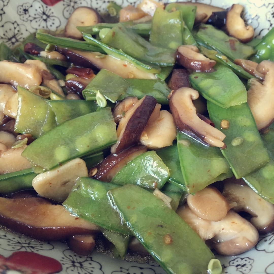 荷兰豆炒香菇