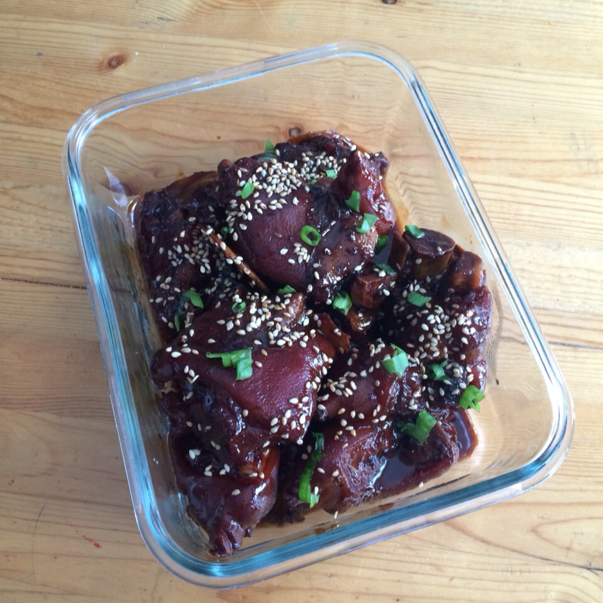 美味的家常菜：红烧猪蹄