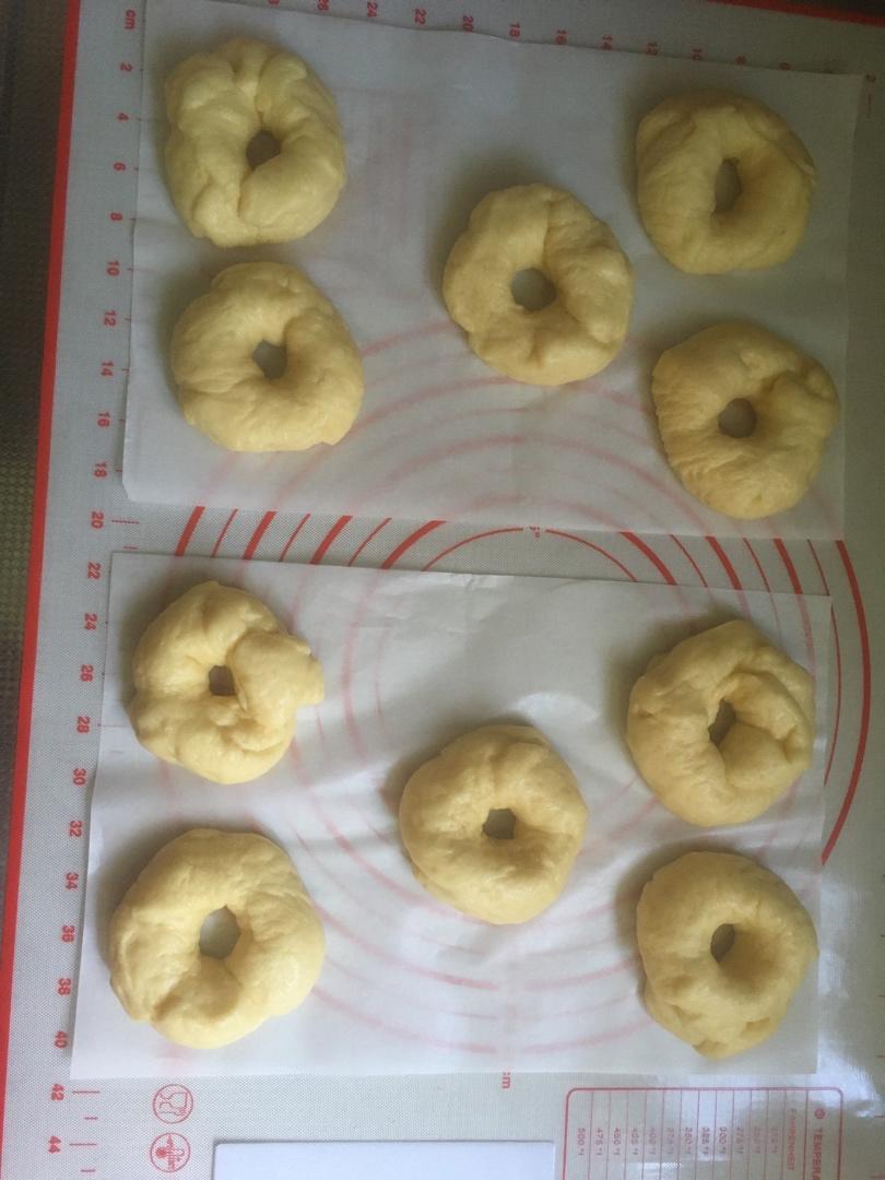 🍩超快手一小时低糖无需烤箱的甜甜圈（详细视频）