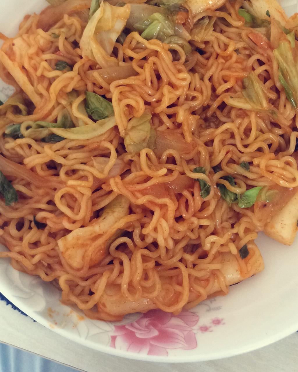 路边摊风味炒方便面