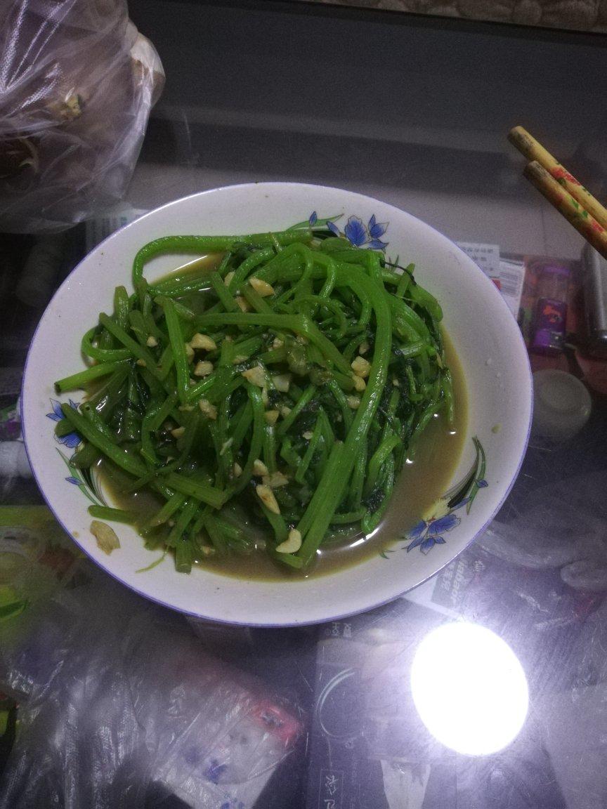 清炒茼蒿