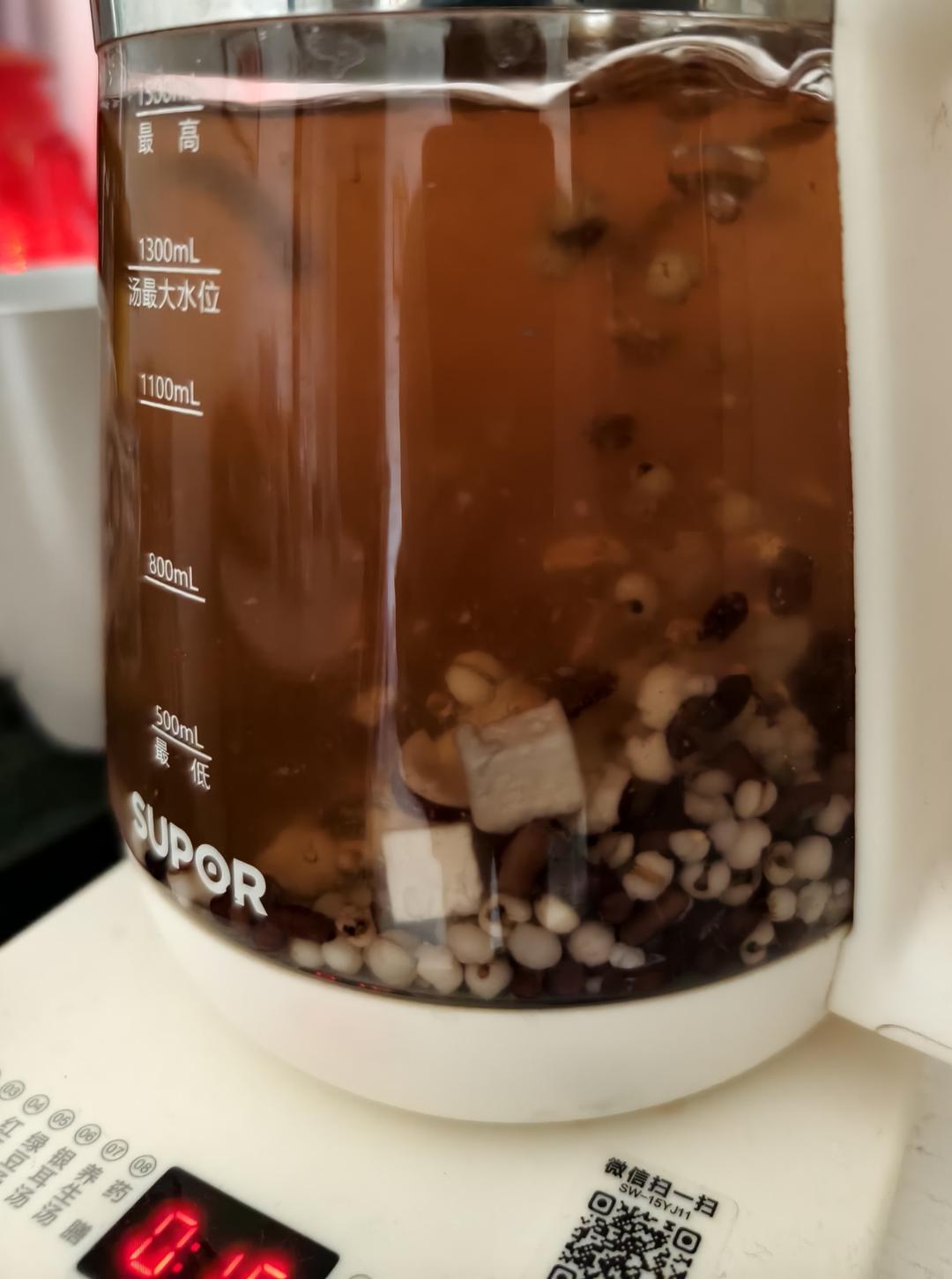 潮湿天气多喝薏米茶～