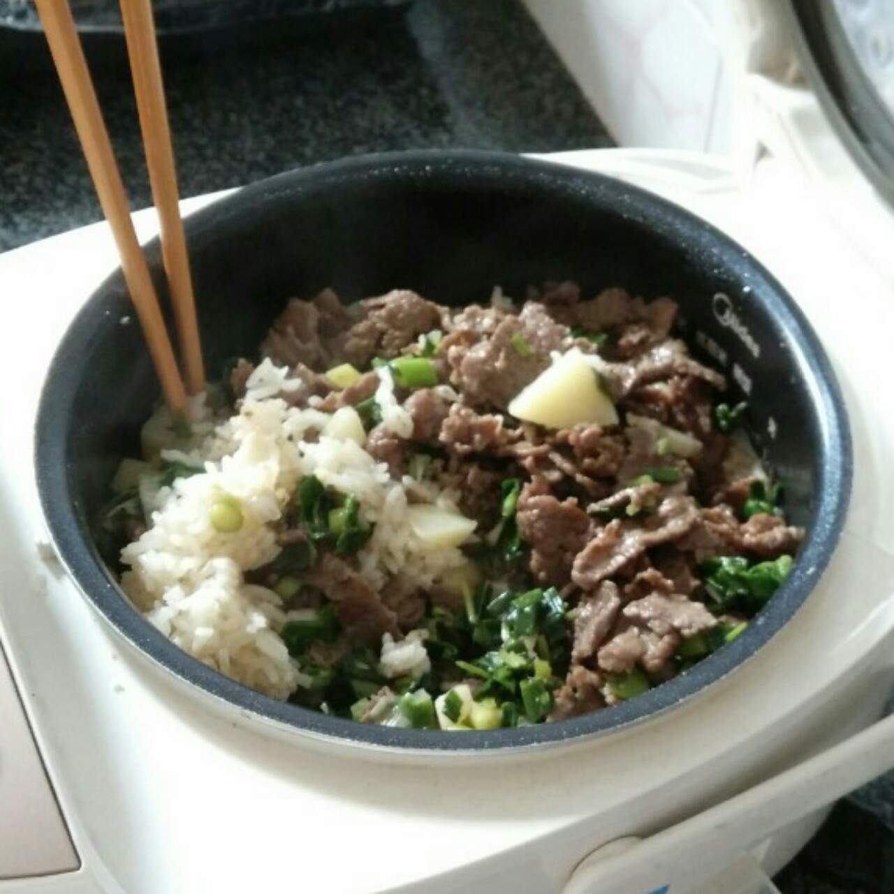 超好吃的土豆牛肉焖饭