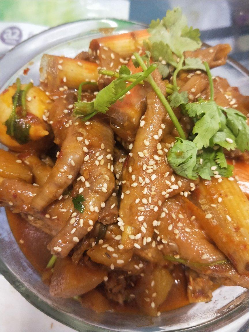 超入味的鸡爪煲，吃过就忘不了