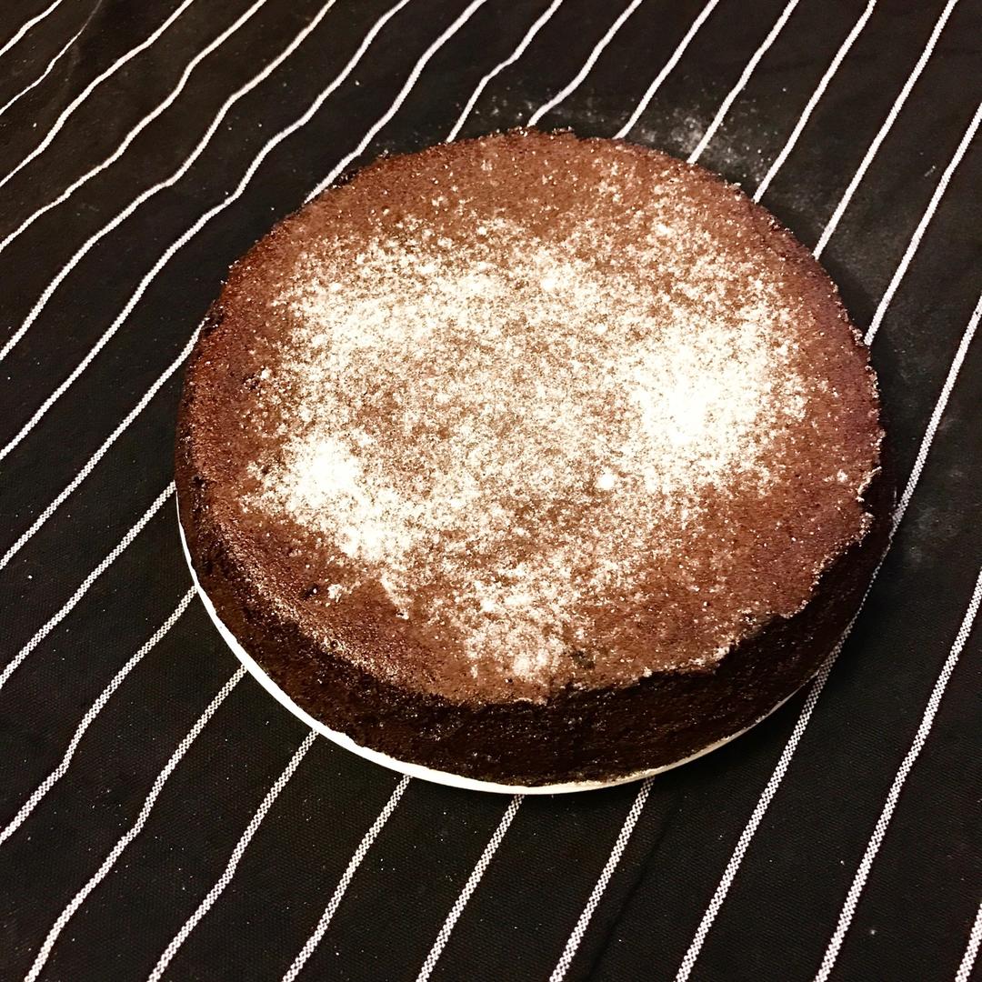 落叶古典巧克力蛋糕——好吃到让人尖叫（附巧克力叶子的做法）