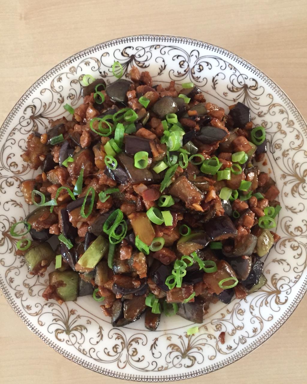 酱香肉末茄丁
