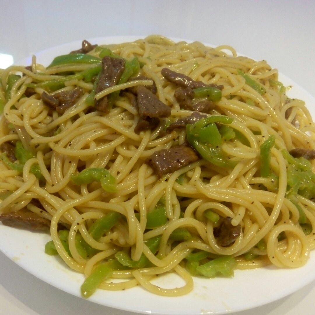 黑椒牛柳炒意面